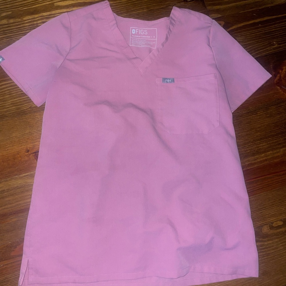 Figs scrub top